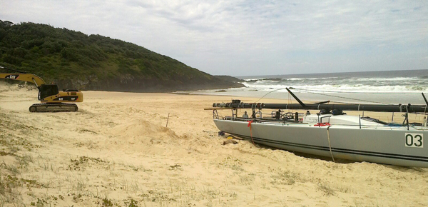 yacht-on-yagon-beach-Jan-2016